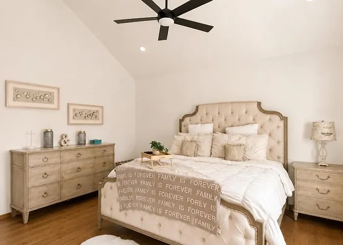 Casa Blanca Luxury With Fireplace, Disc Golf, 5 Beds *