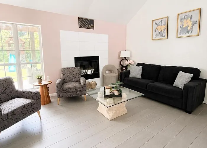 Casa Blanca Luxury With Fireplace, Disc Golf, 5 Beds * Tulsa